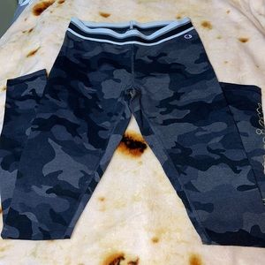 ✨Champion Camo Leggings✨